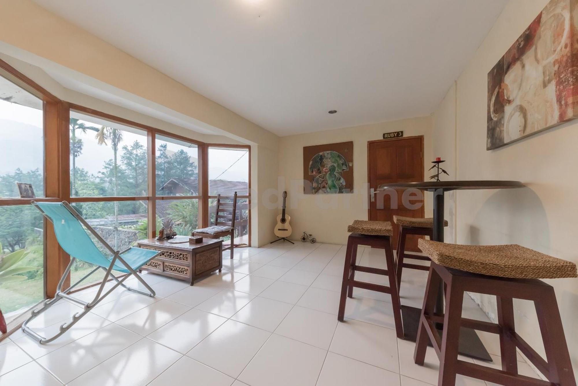 Bens Homestay Mitra Reddoorz Богор Екстериор снимка