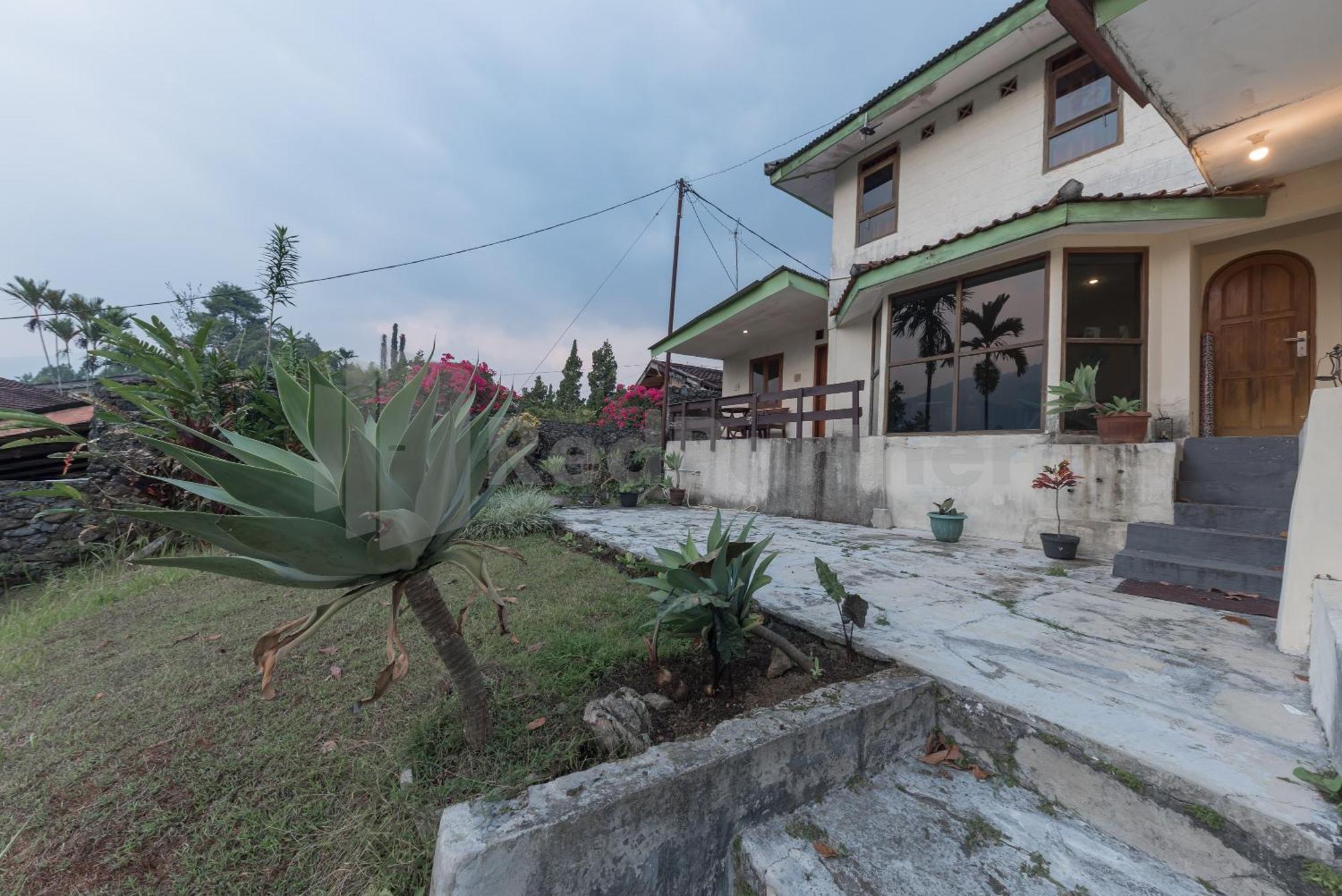 Bens Homestay Mitra Reddoorz Богор Екстериор снимка